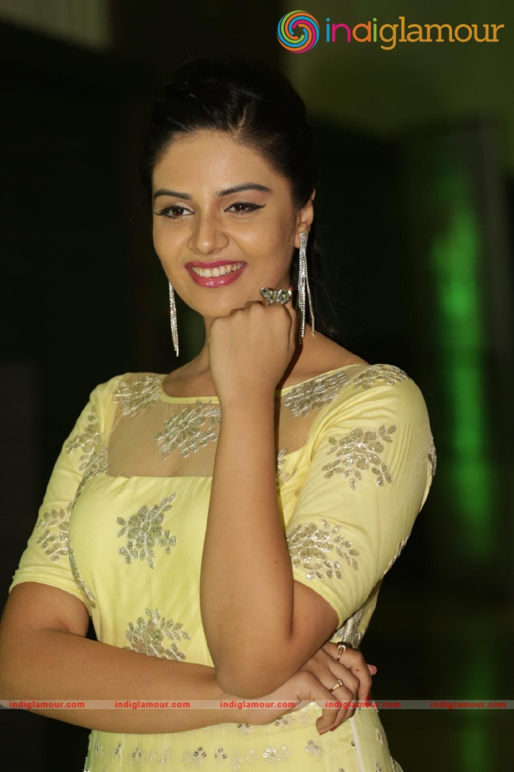 Srimukhi Actress hd photo