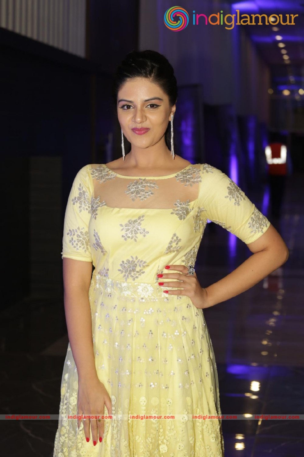 Srimukhi Actress hd photo