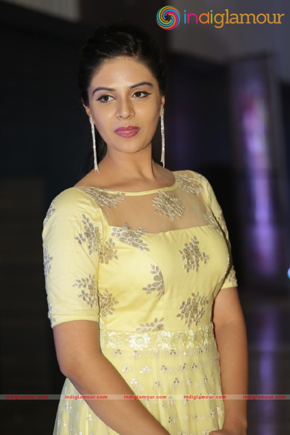 Srimukhi Actress hd photo