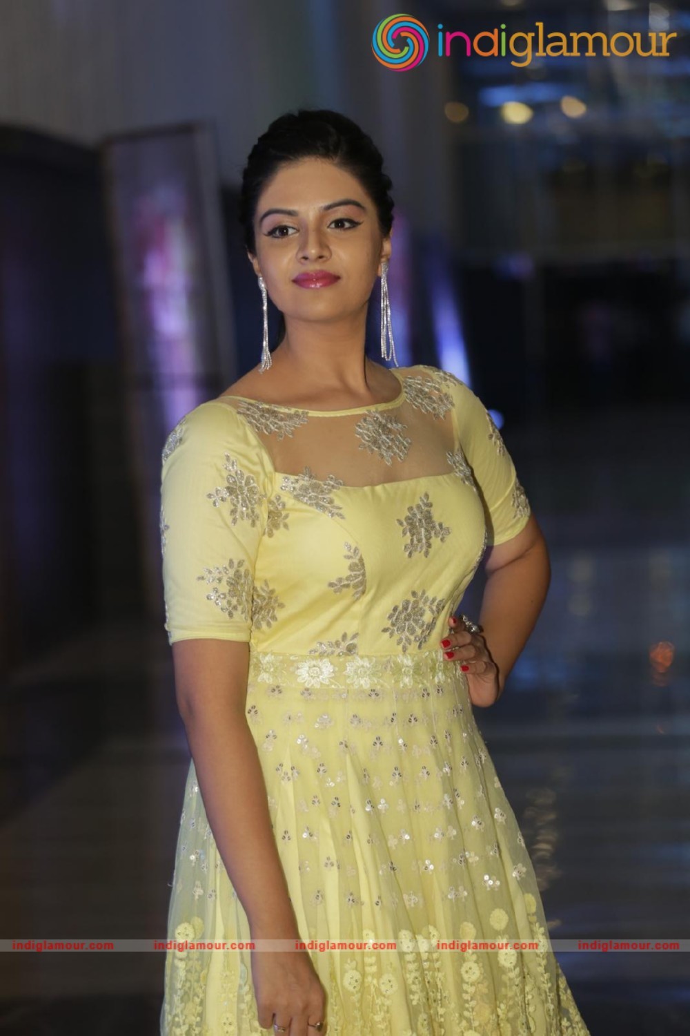 Srimukhi Actress hd photo