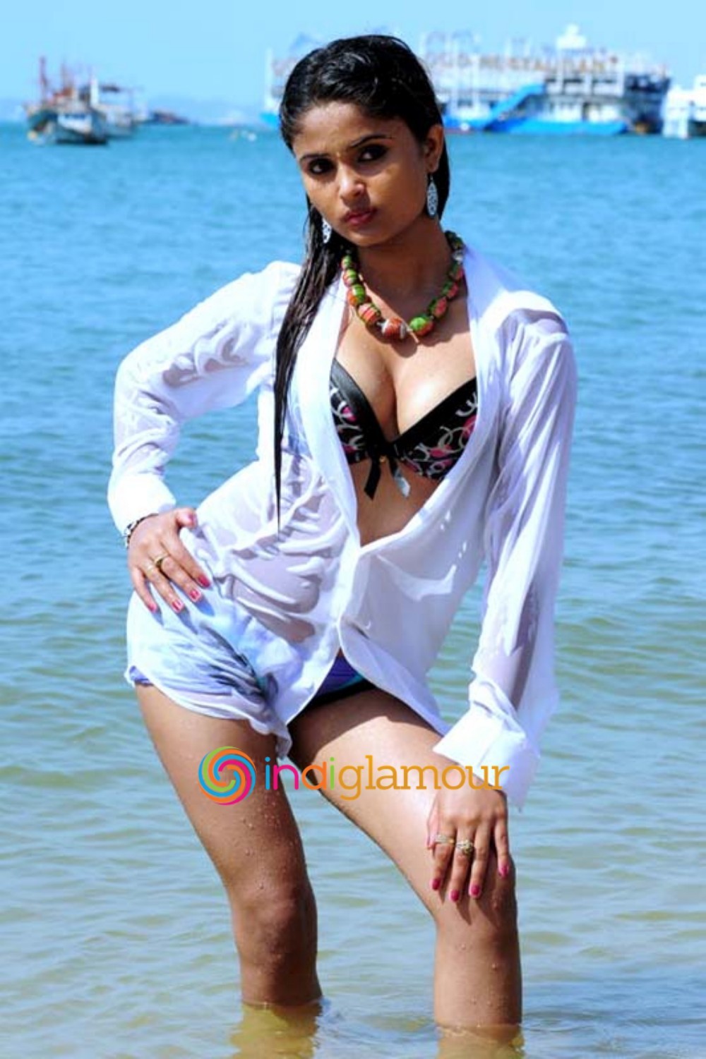 Aphiya Actress hd photo