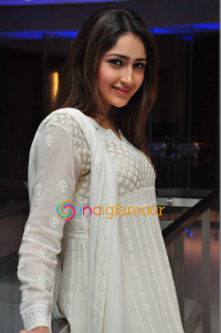 Sayesha Saigal photos