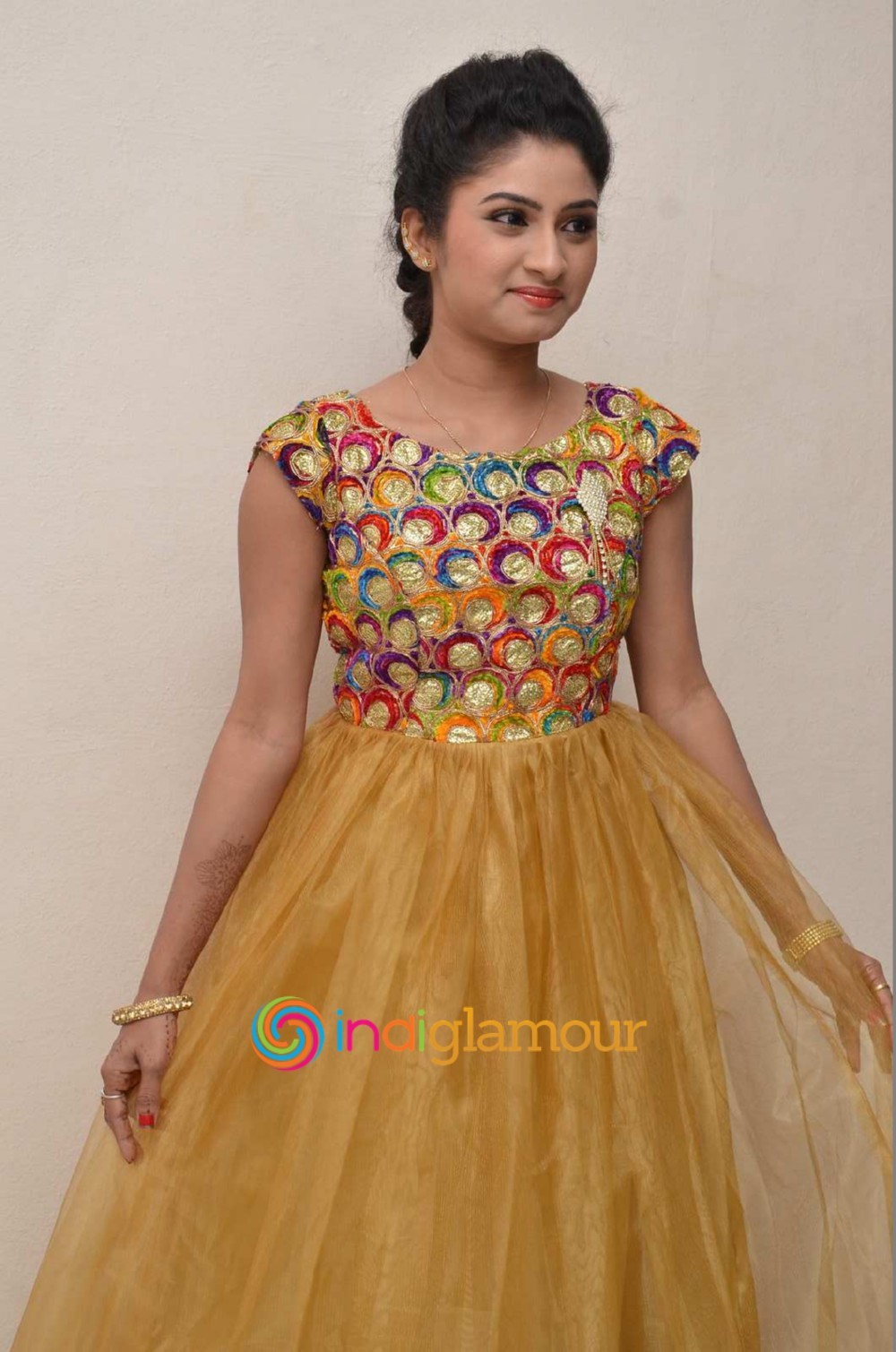 Vishnu Priya Actress hd photo