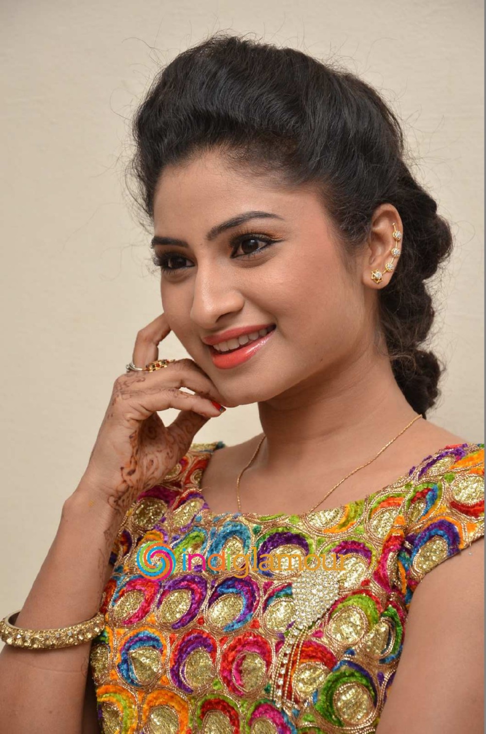 Vishnu Priya Actress hd photo
