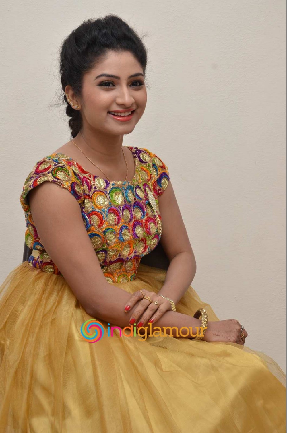 Vishnu Priya Actress hd photo