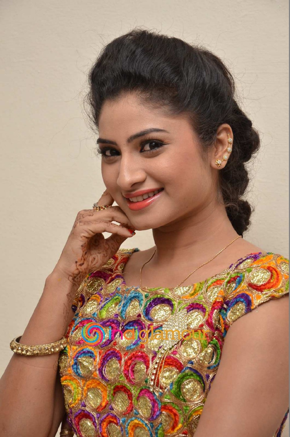 Vishnu Priya Actress hd photo