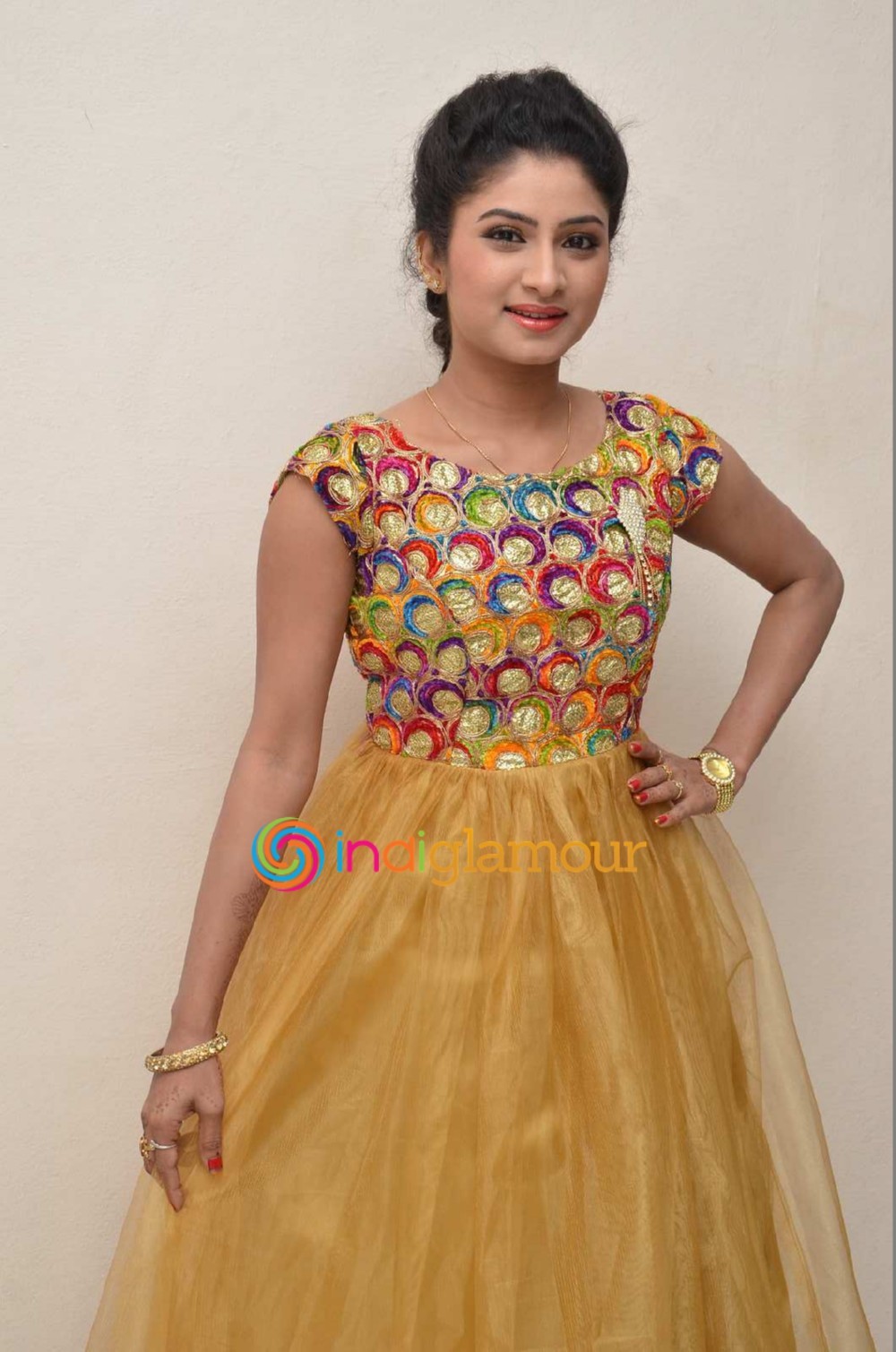 Vishnu Priya Actress hd photo