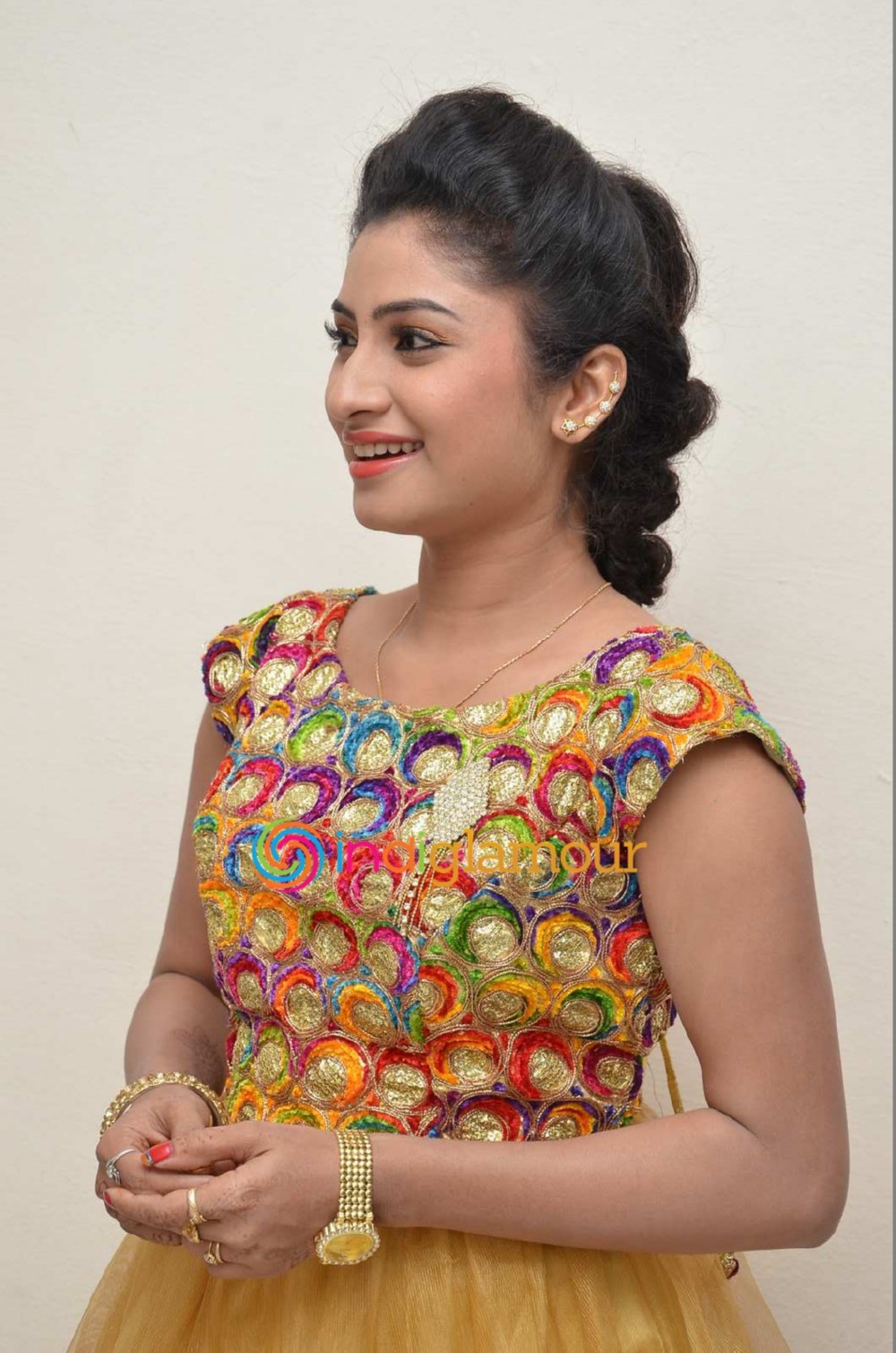 Vishnu Priya Actress hd photo
