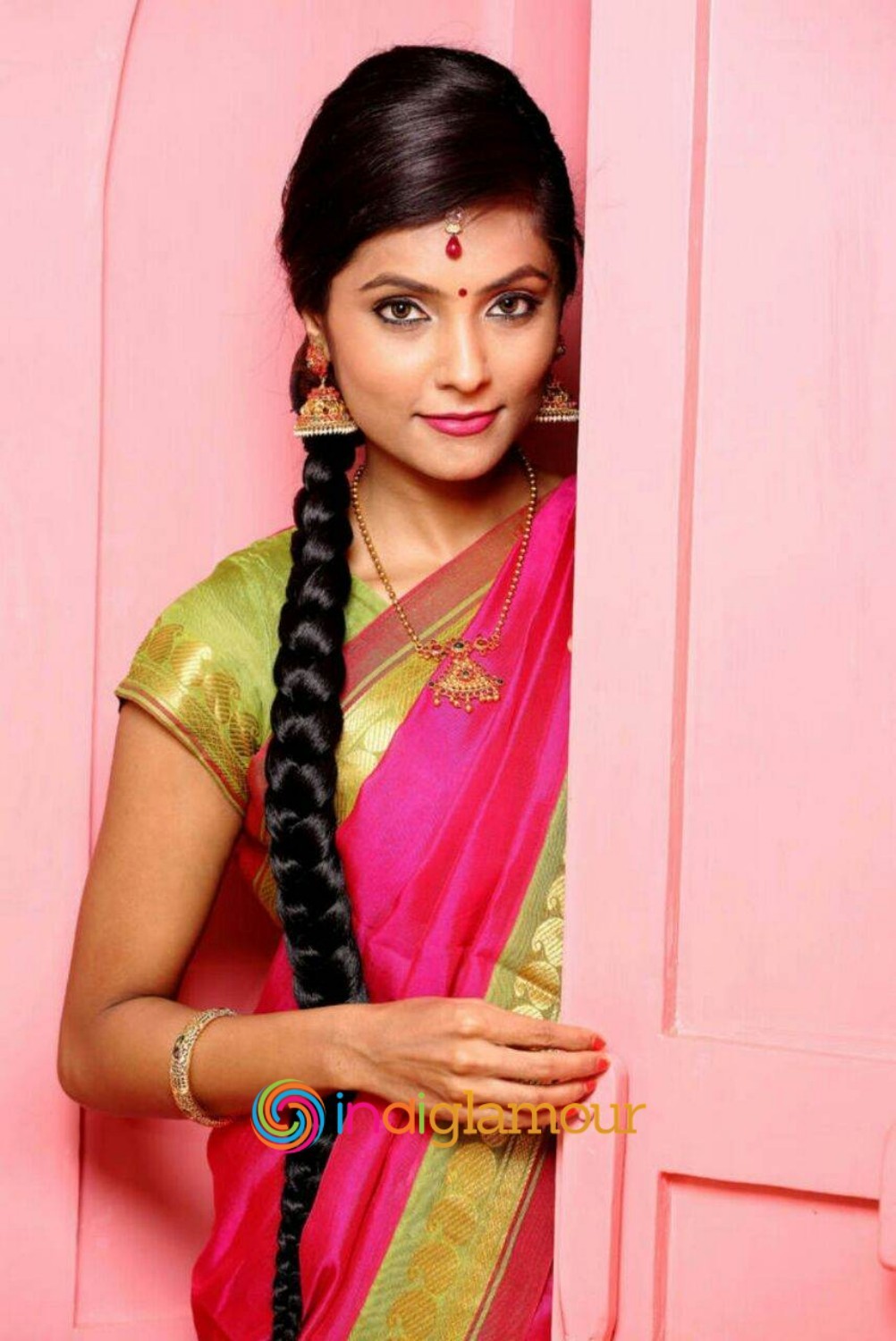 Harini Actress hd photo