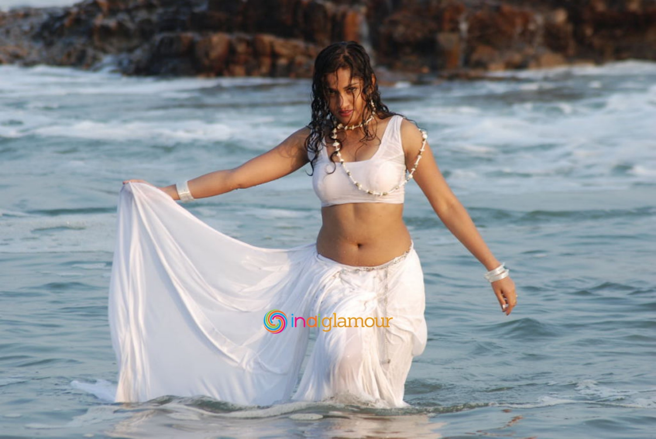 Madhavi Latha Actress hd photo