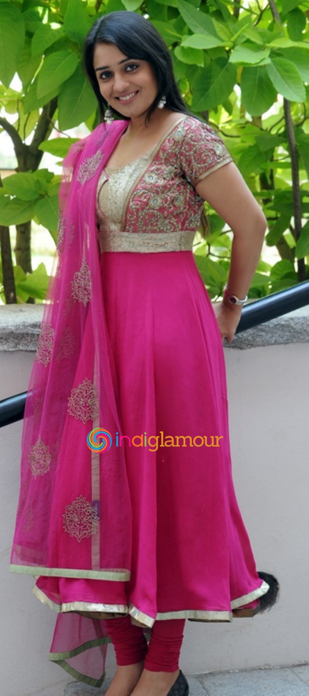 Nikita Thukral Actress hd photo