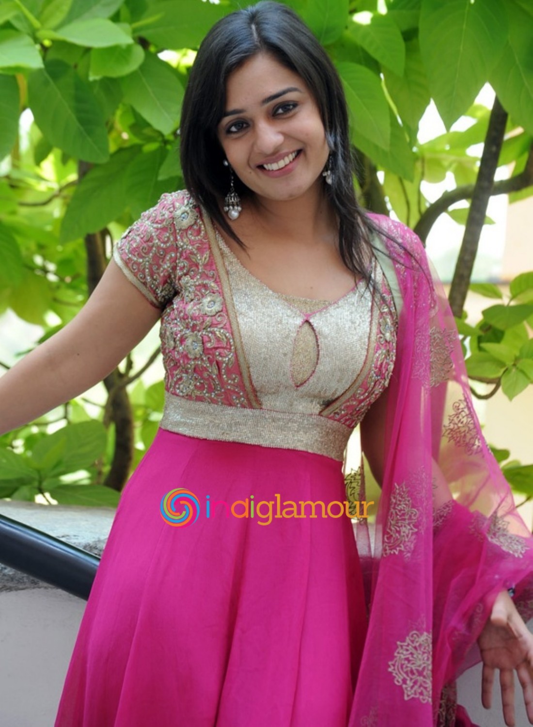 Nikita Thukral Actress hd photo