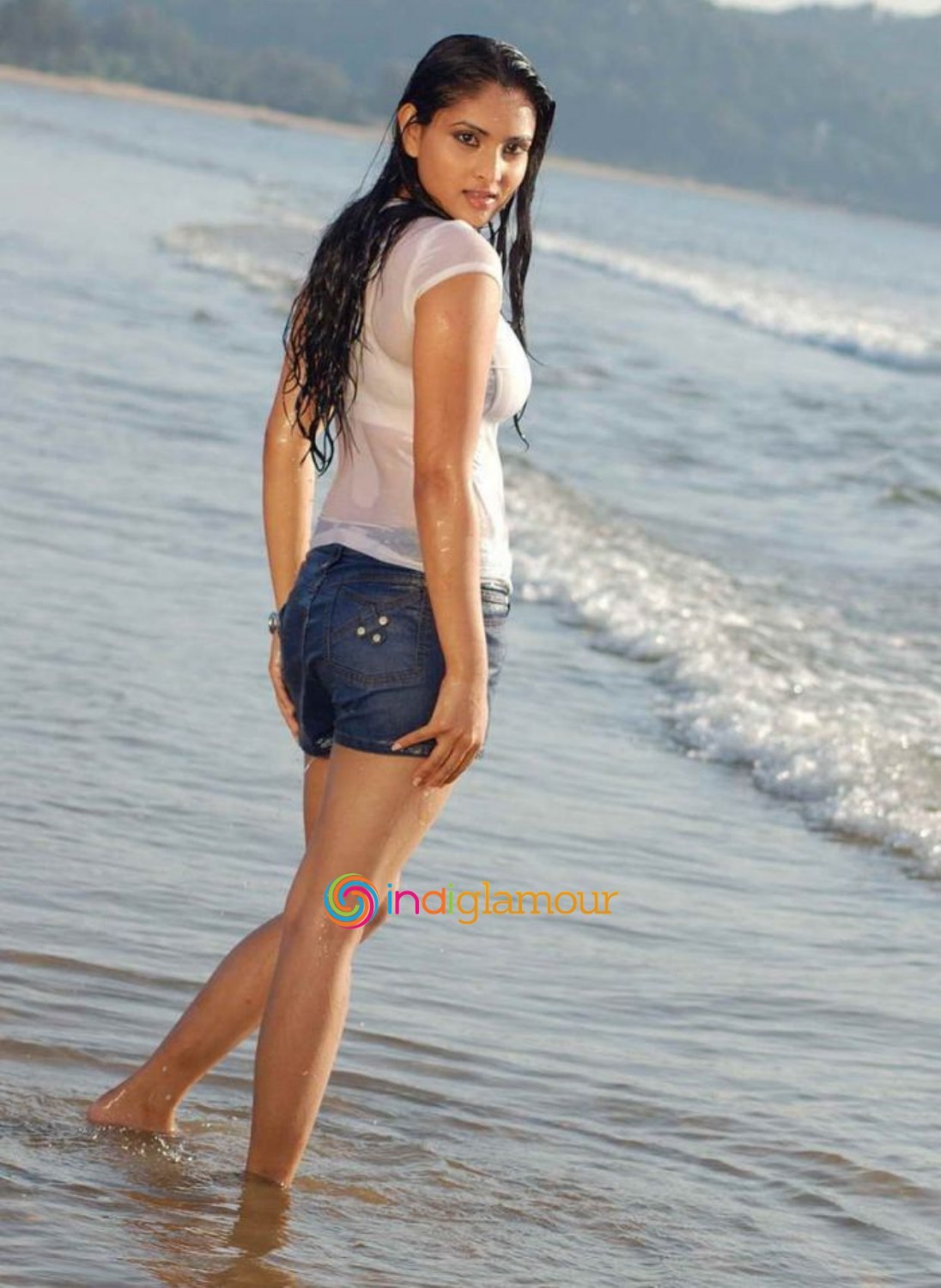 Ramya Actress hd photo