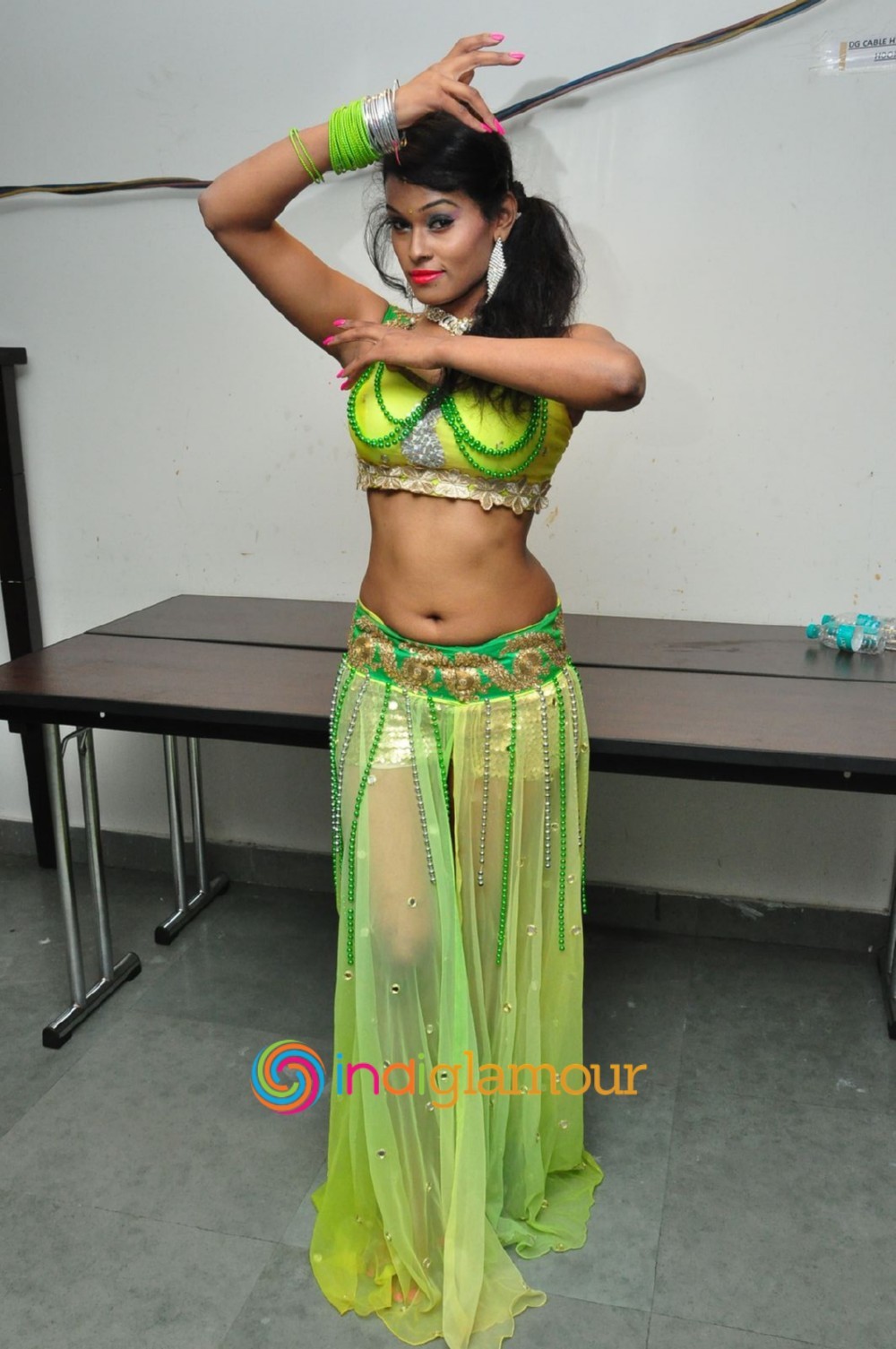 Nisha Actress hd photo