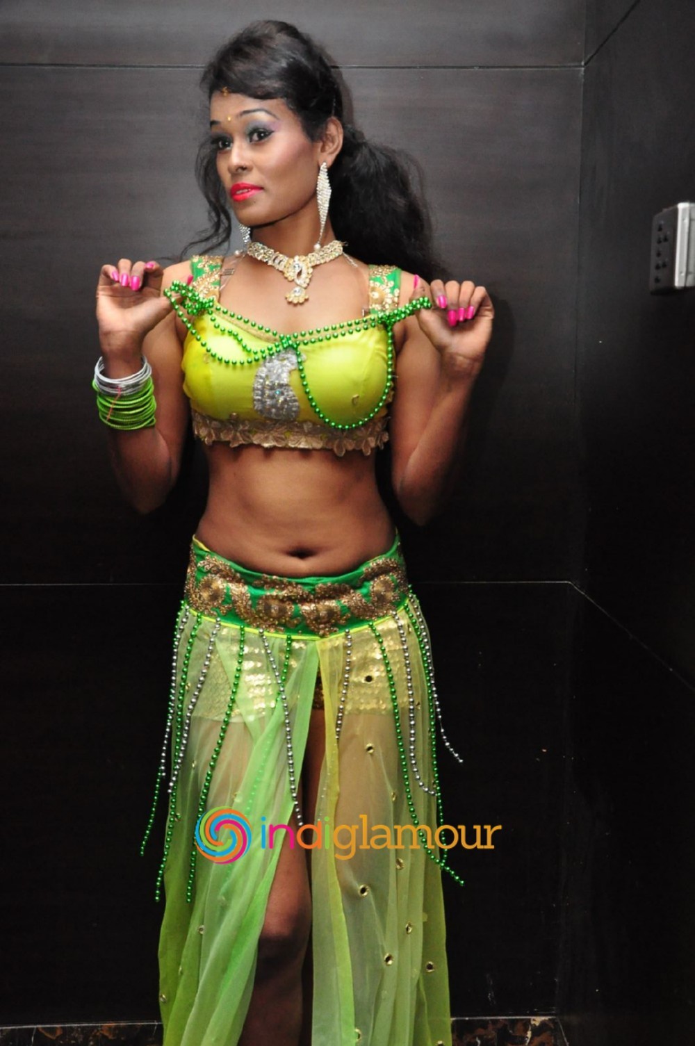Nisha Actress hd photo