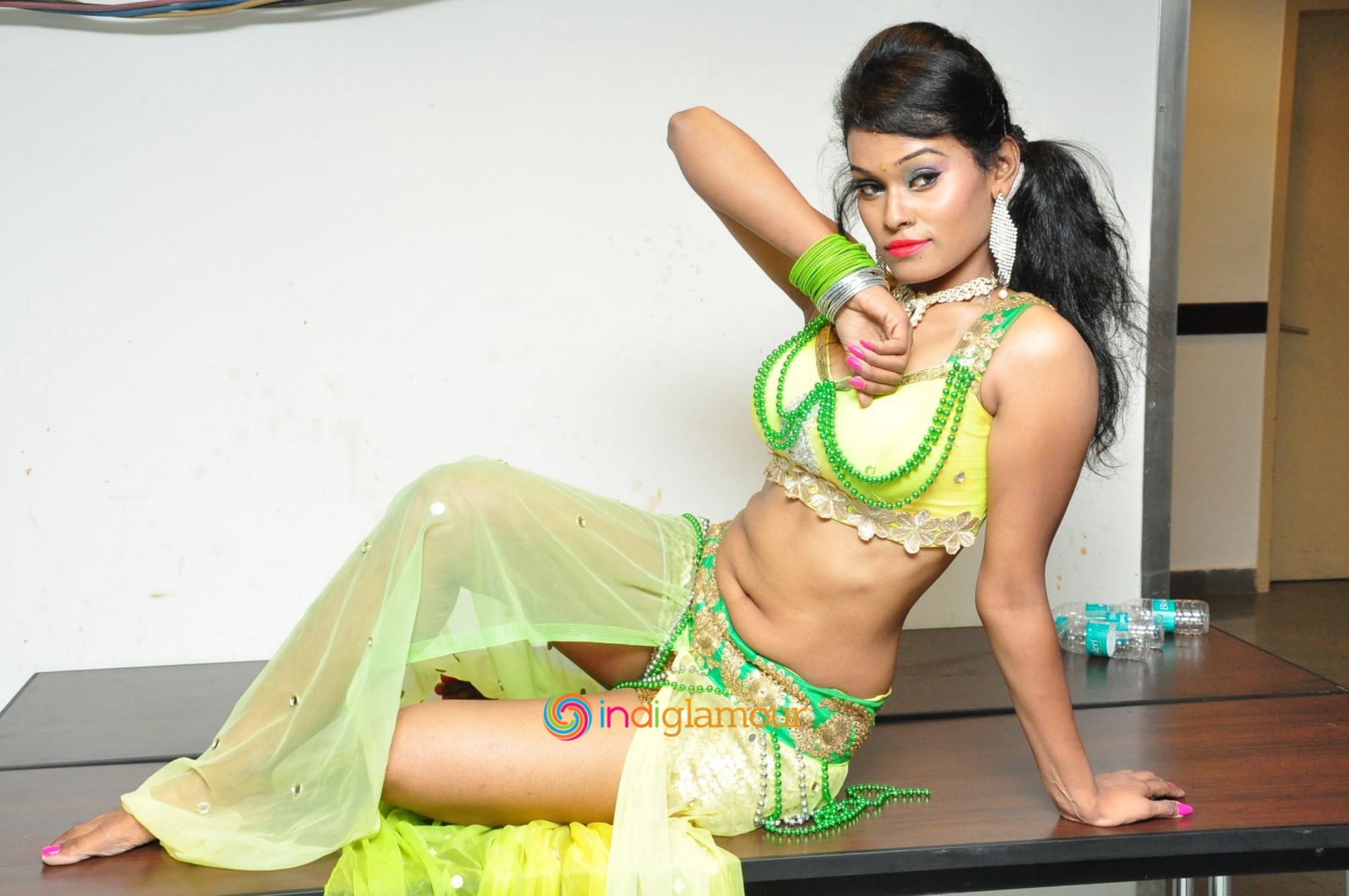 Nisha Actress hd photo