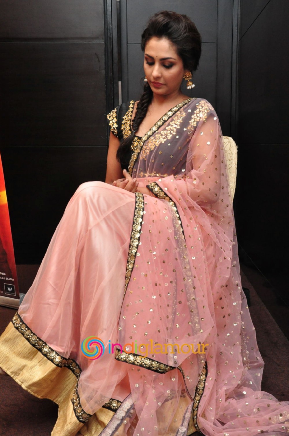 Madhu Shalini Actress hd photo
