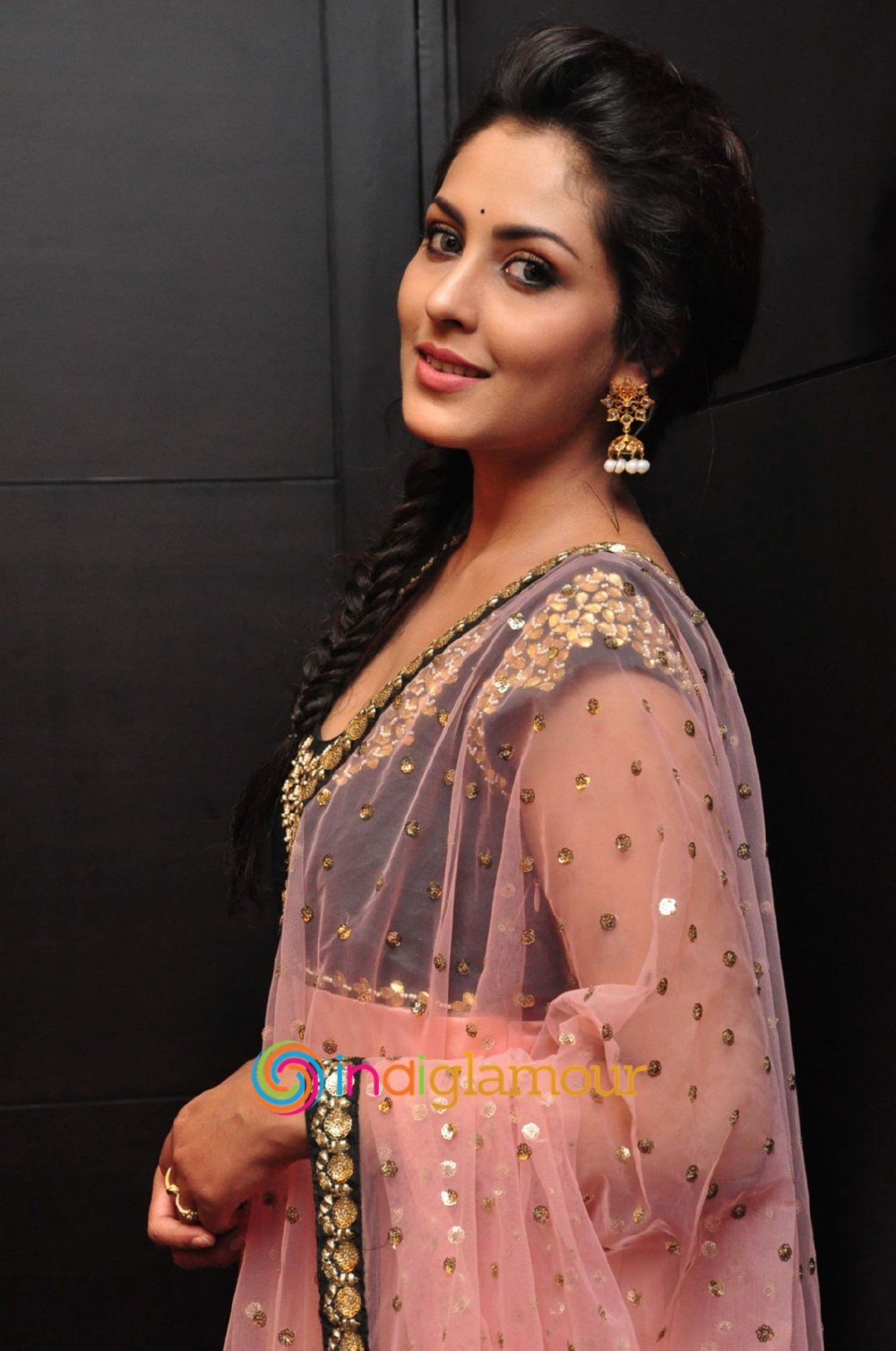 Madhu Shalini Actress hd photo