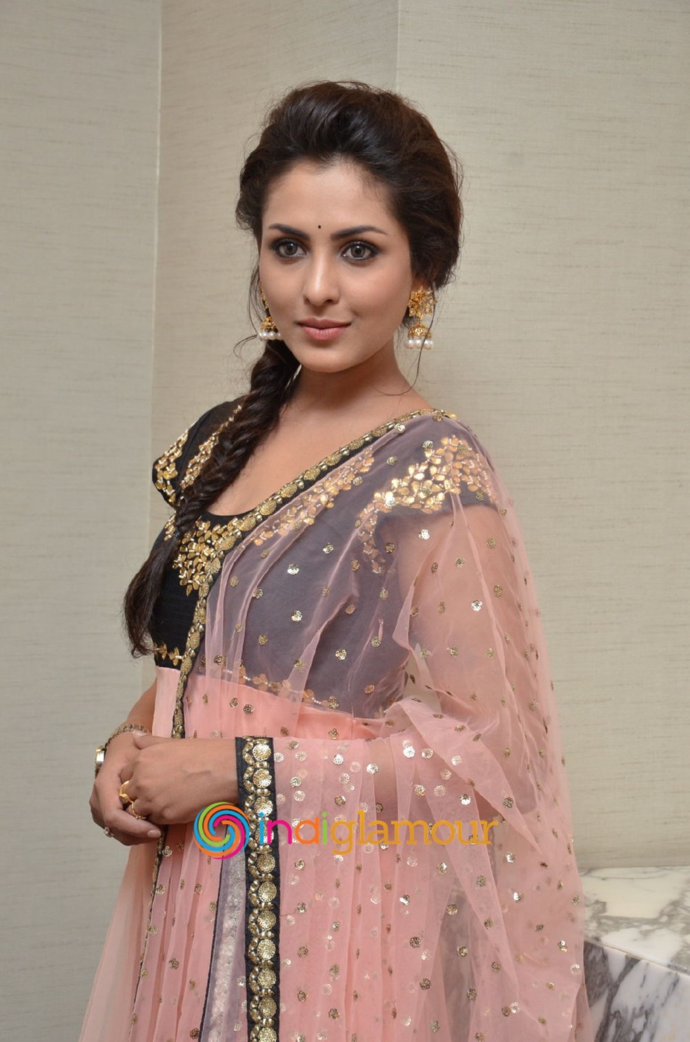 Madhu Shalini Actress hd photo