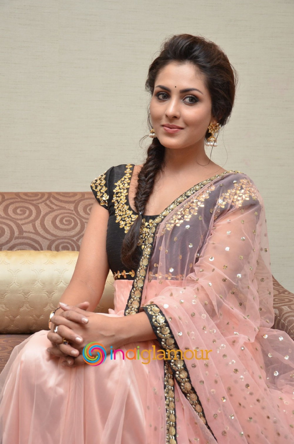 Madhu Shalini Actress hd photo
