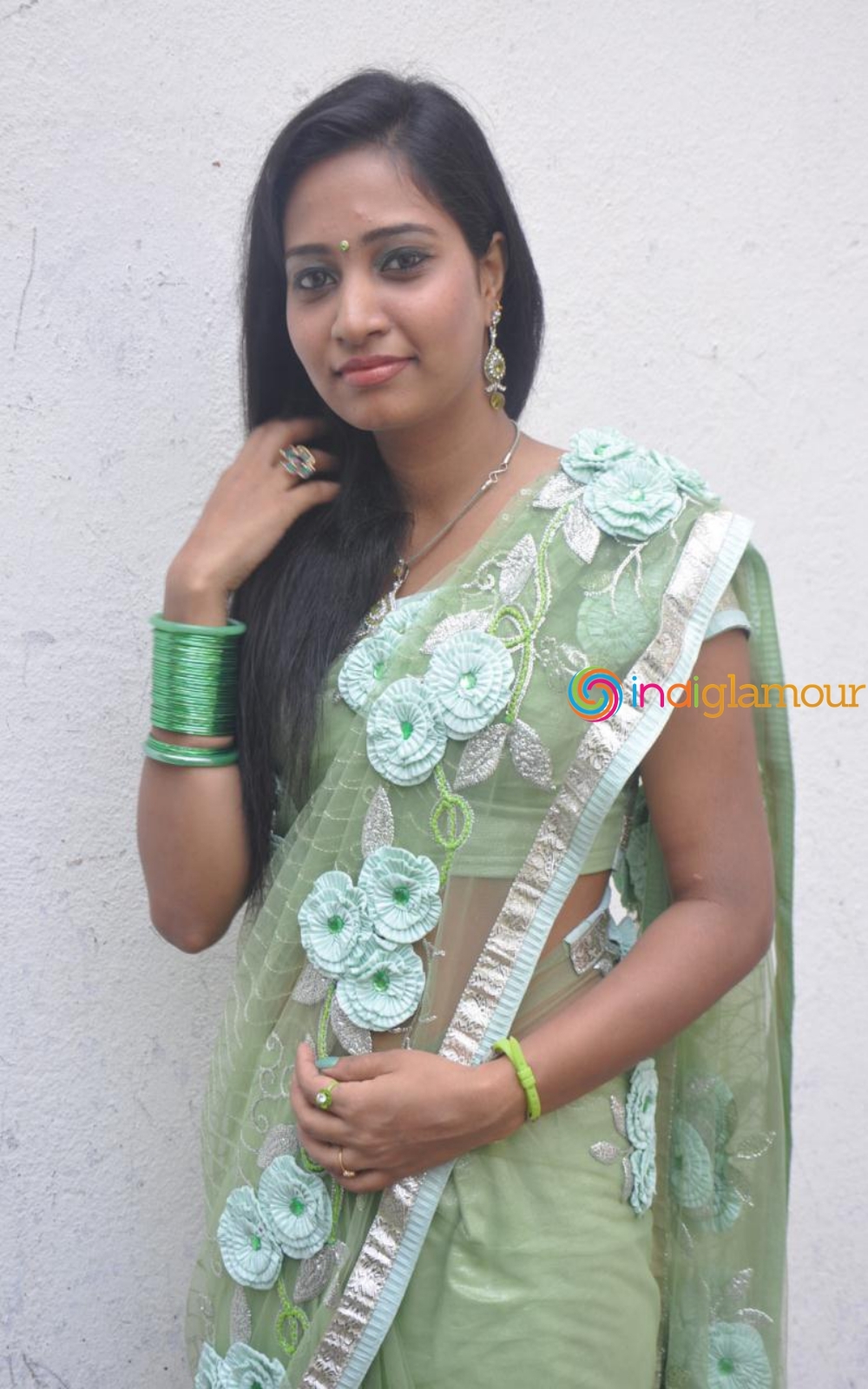 Naisa Actress hd photo