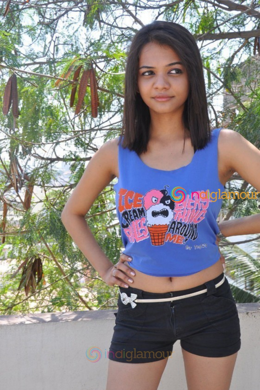 Henna Chopra Actress hd photo