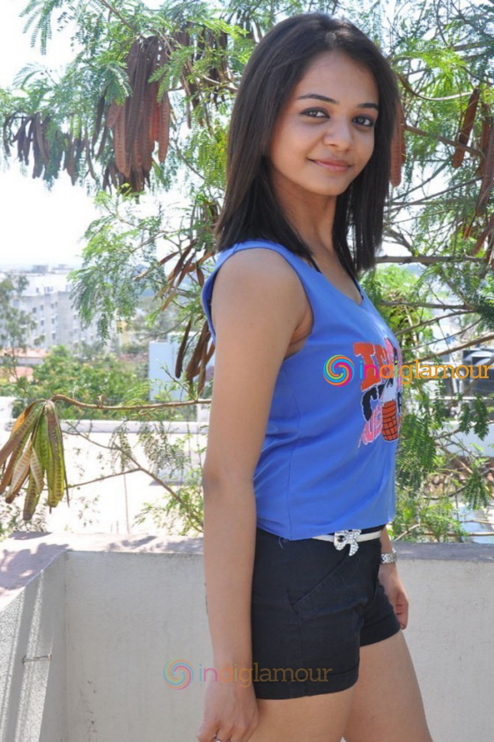 Henna Chopra Actress hd photo