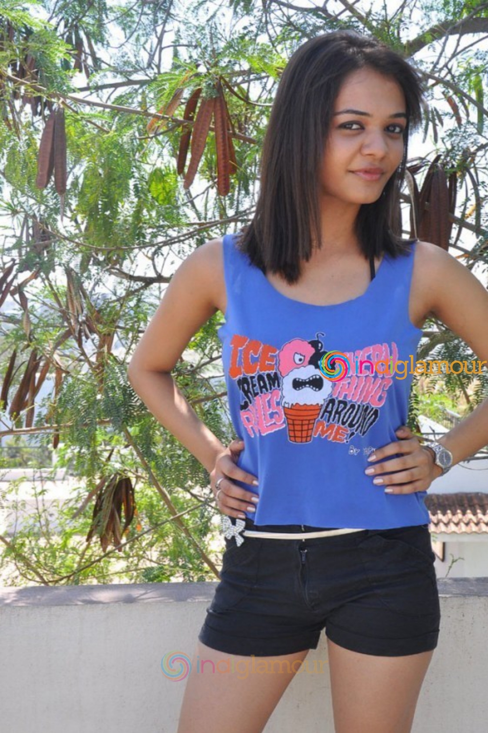 Henna Chopra Actress hd photo