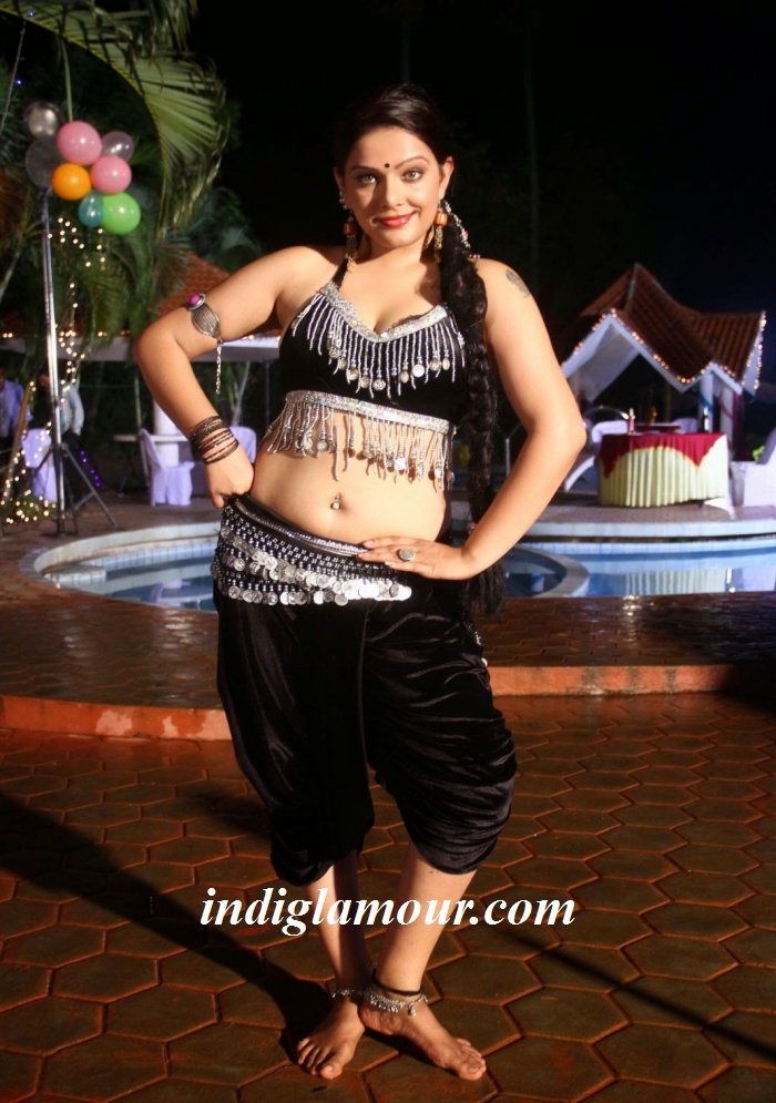Reva Actress hd photo