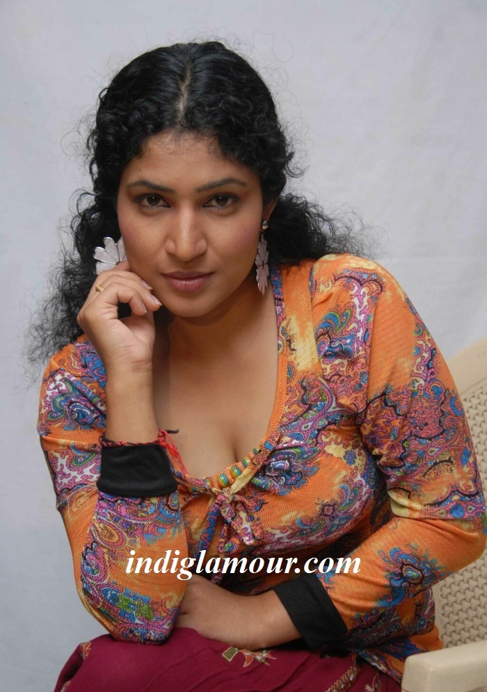 Shobina Actress hd photo