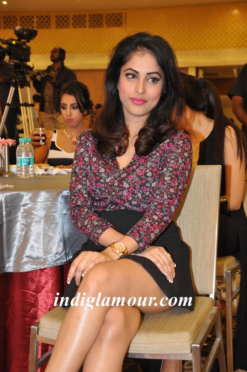 Priya Banerjee Actress hd photo