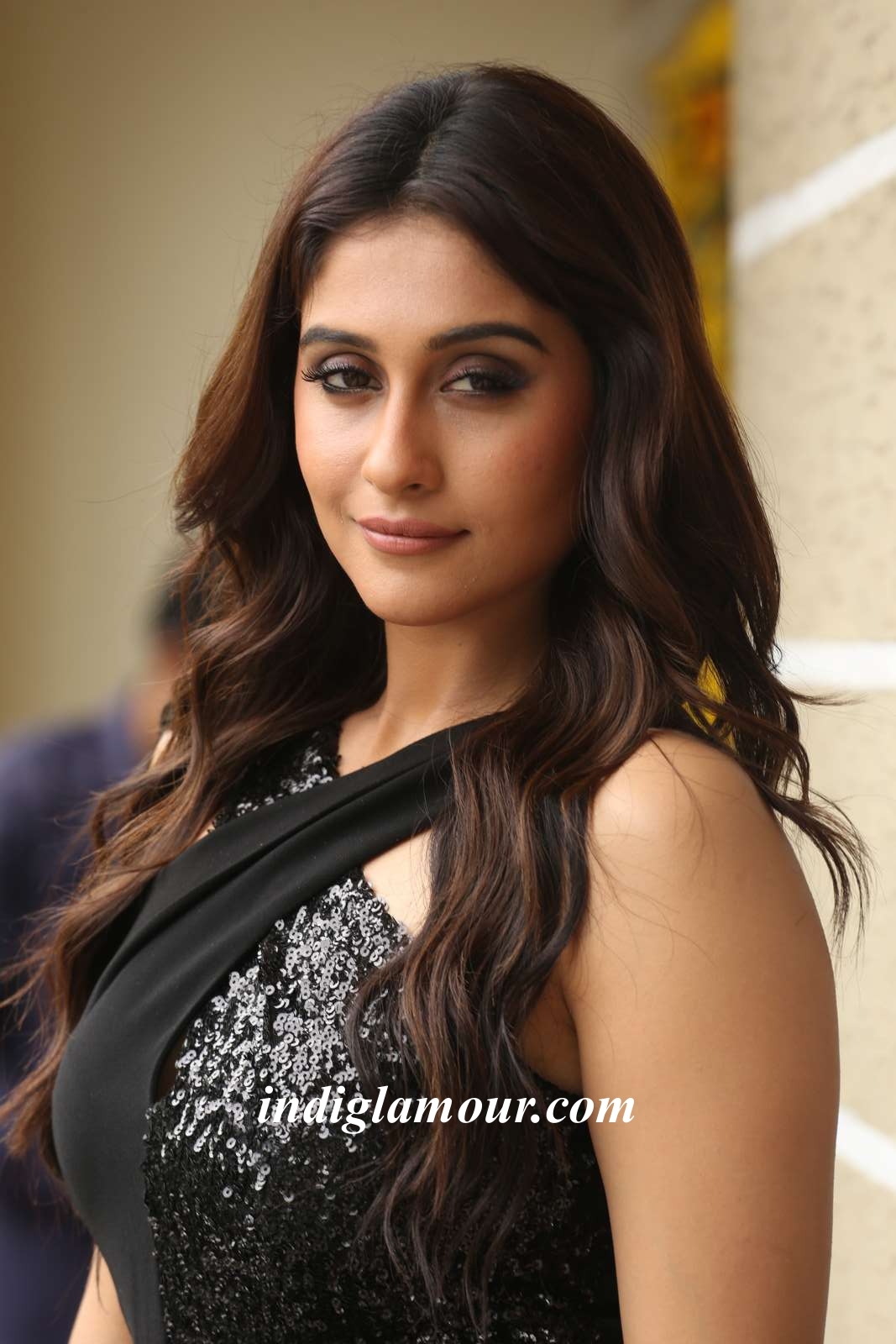Regina Cassandra Actress hd photo