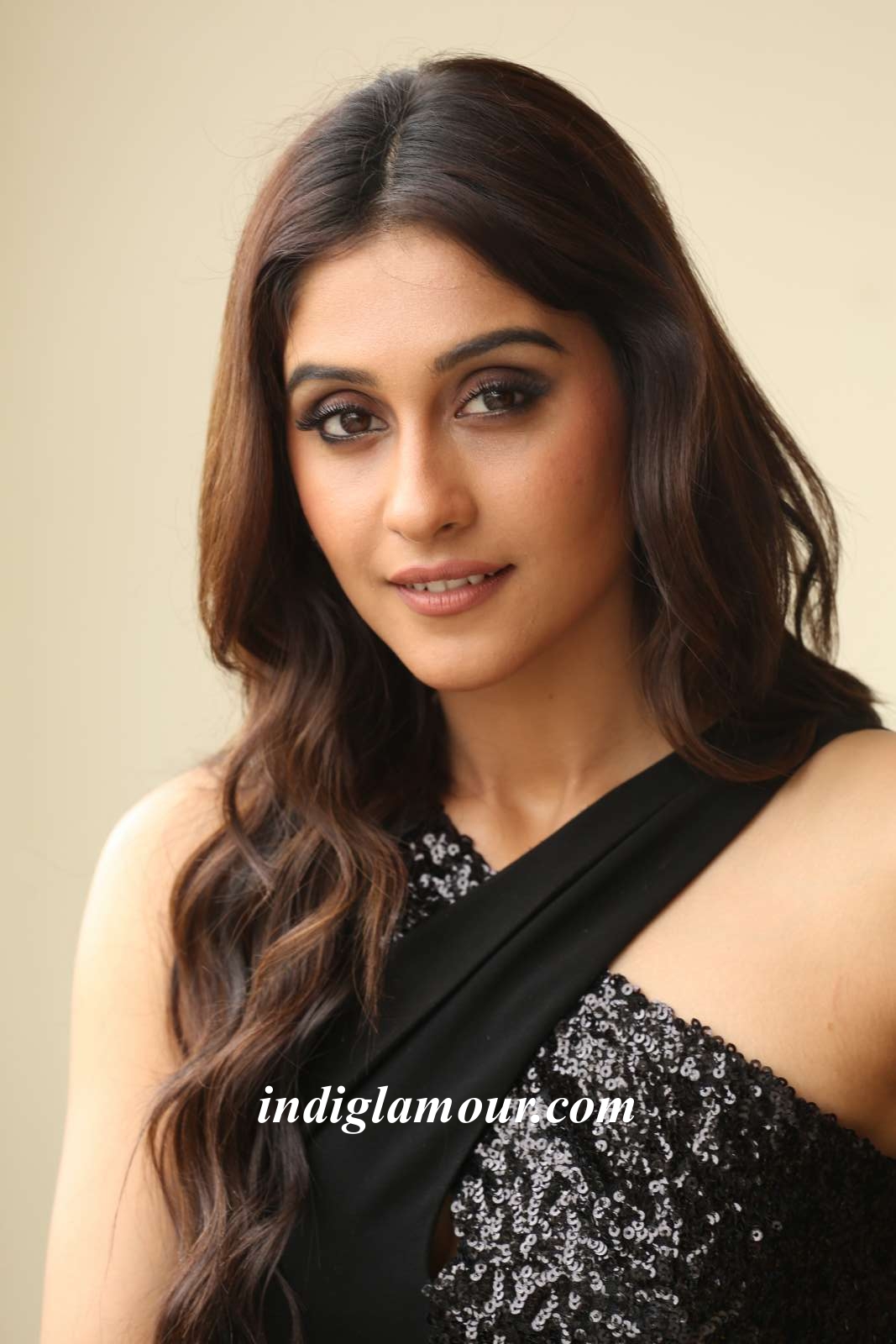 Regina Cassandra Actress hd photo