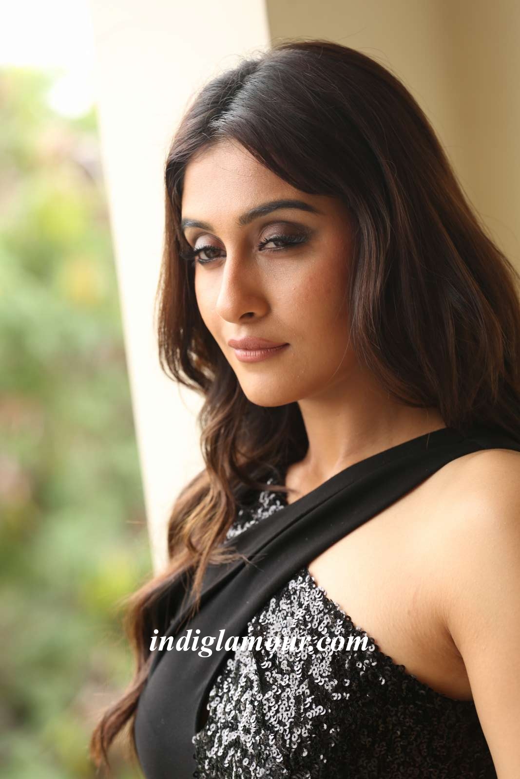Regina Cassandra Actress hd photo