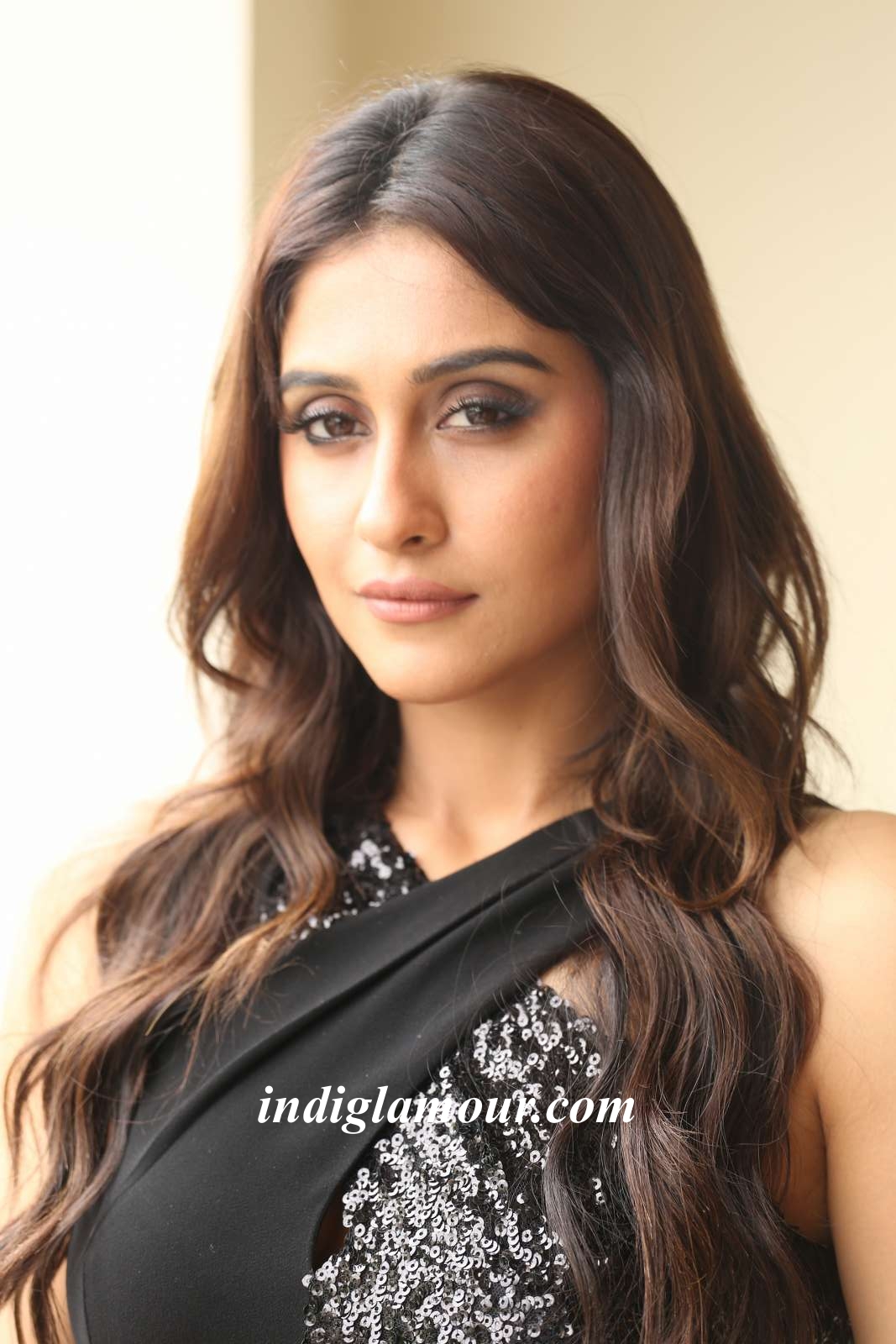 Regina Cassandra Actress hd photo