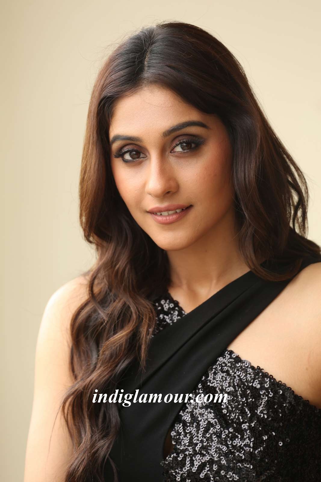 Regina Cassandra Actress hd photo