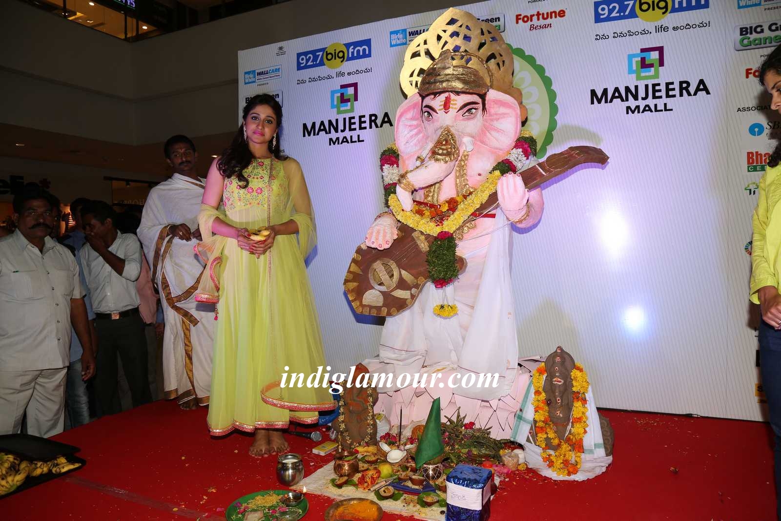 Regina Cassandra Actress hd photo
