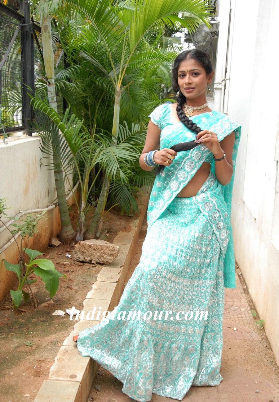 Anu Sri Actress hd photo