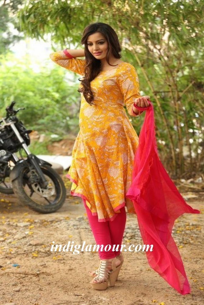 Deeksha Panth Actress hd photo