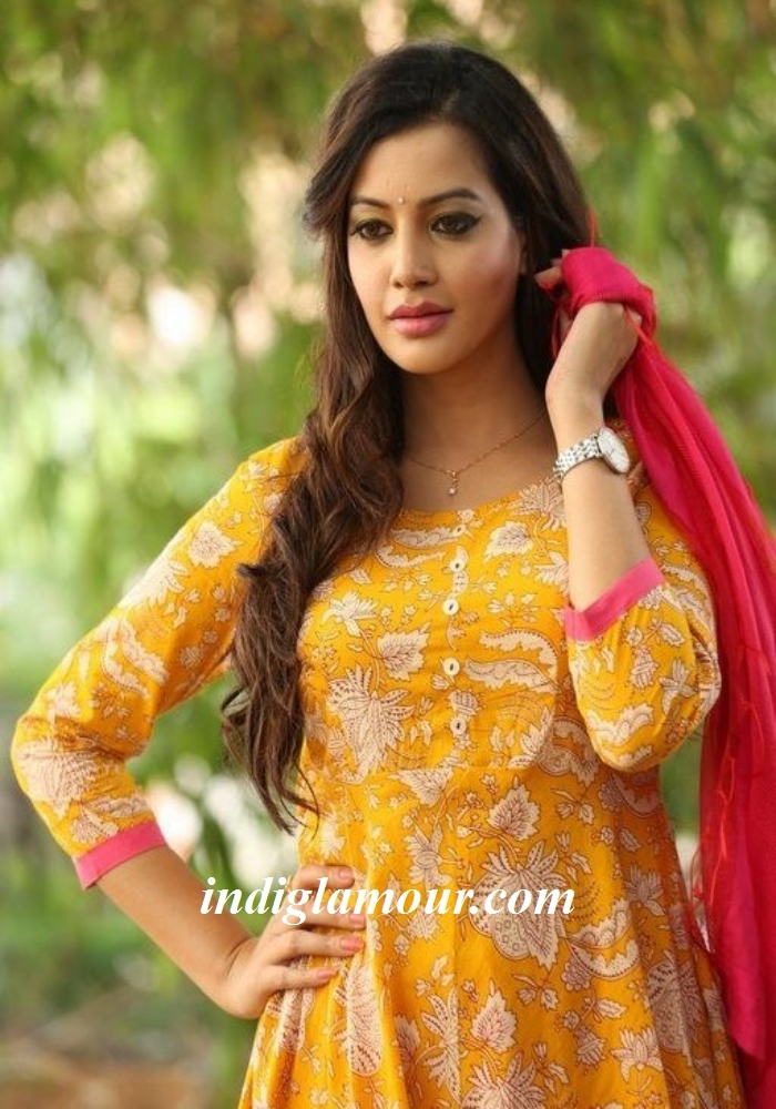 Deeksha Panth Actress hd photo