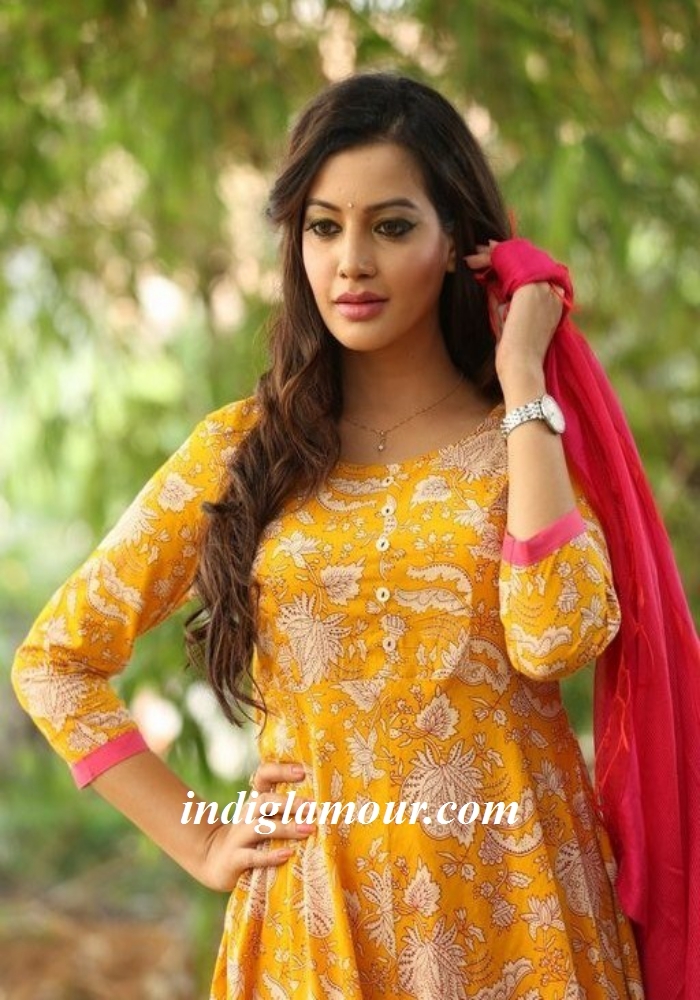 Deeksha Panth Actress hd photo
