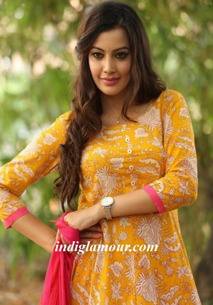 Deeksha Panth Actress hd photo