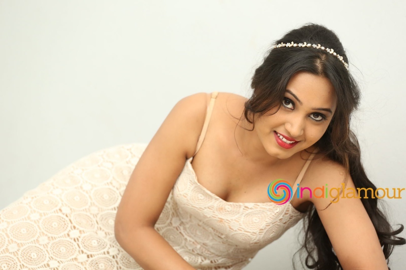 Amulya Actress hd photo