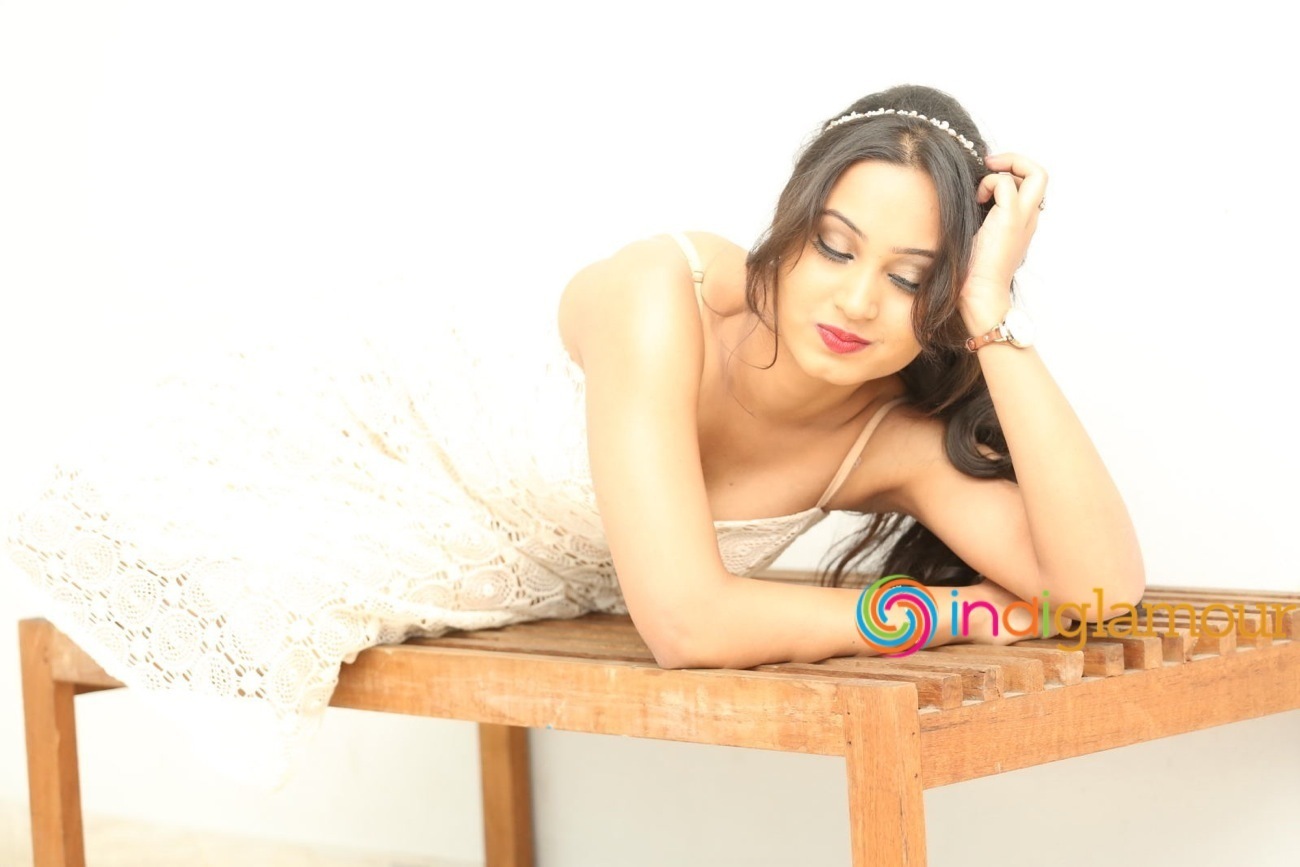 Amulya Actress hd photo