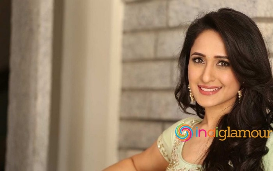 Pragya Jaiswal Actress hd photo