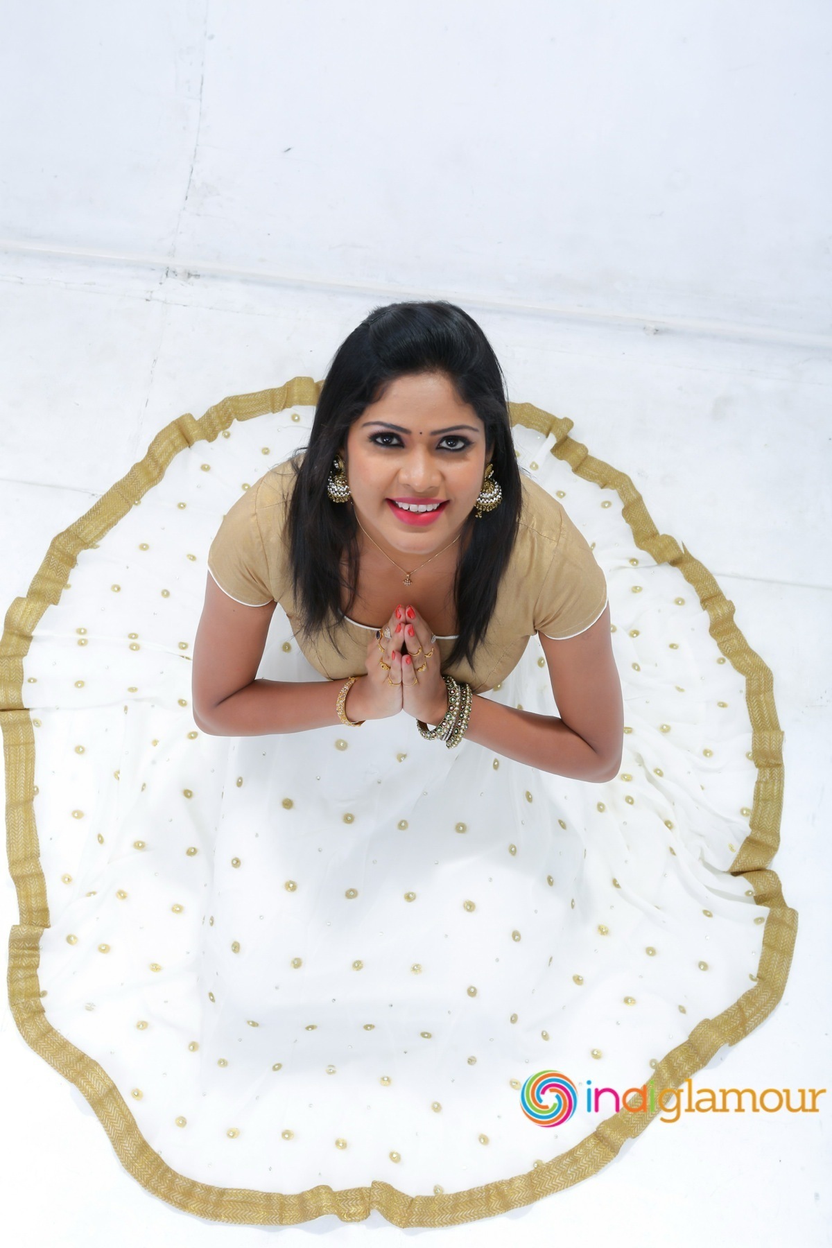 Shaarika Actress hd photo