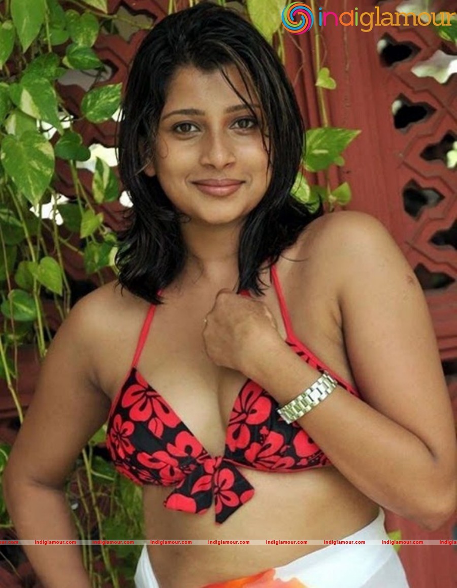 Nadeesha Hema Actress hd photo