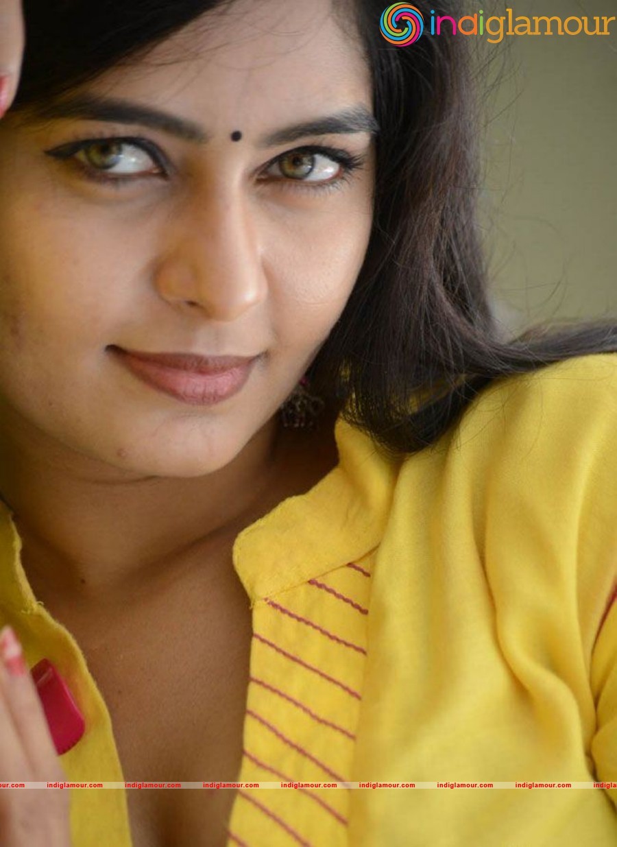 Madhumitha Actress hd photo