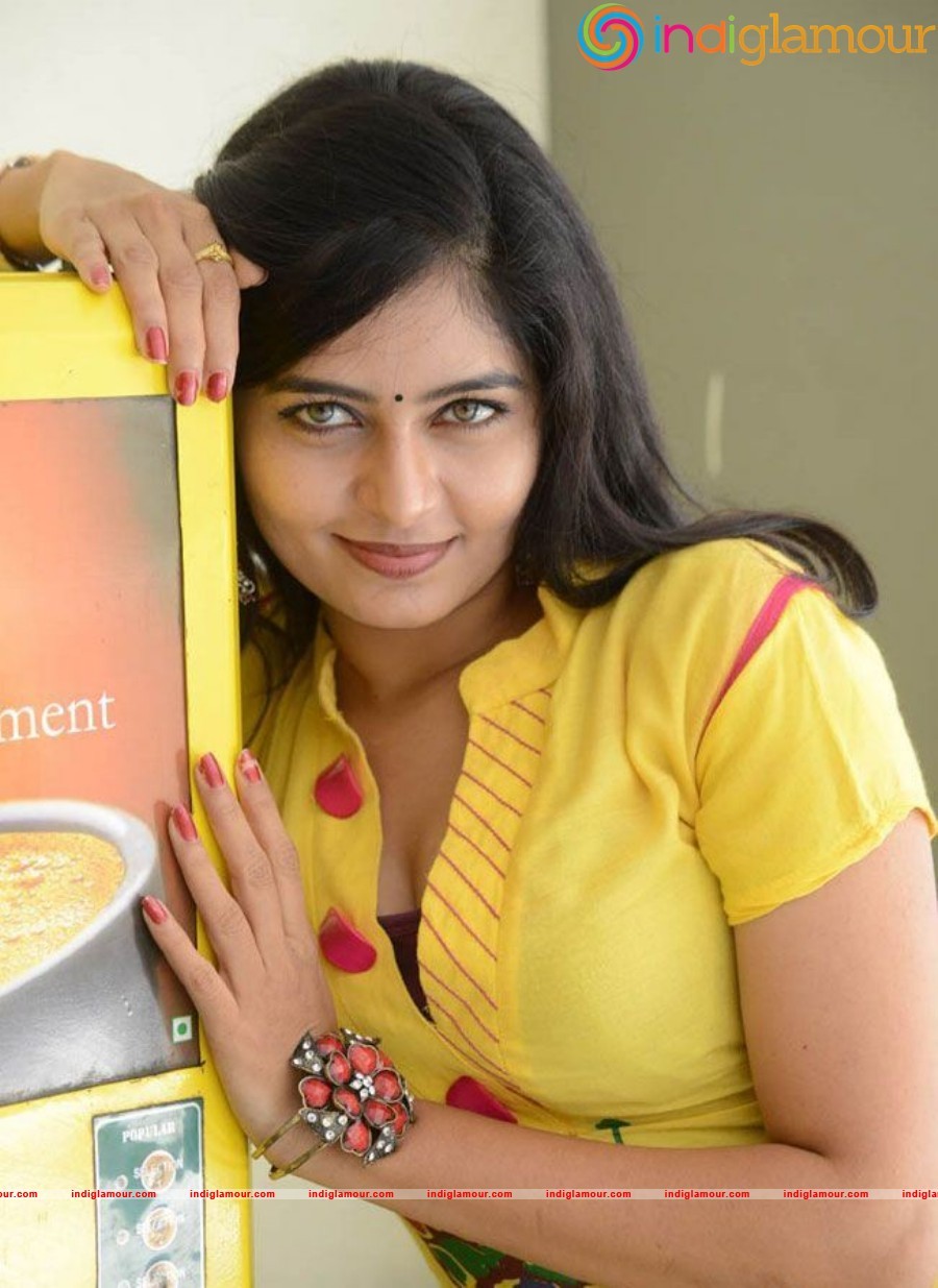 Madhumitha Actress hd photo