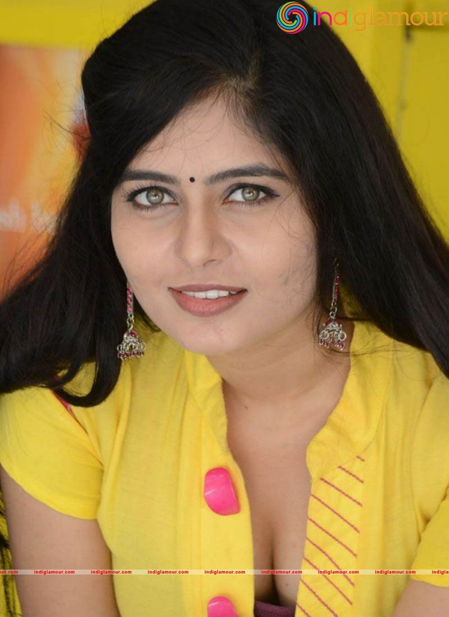 Madhumitha Actress hd photo